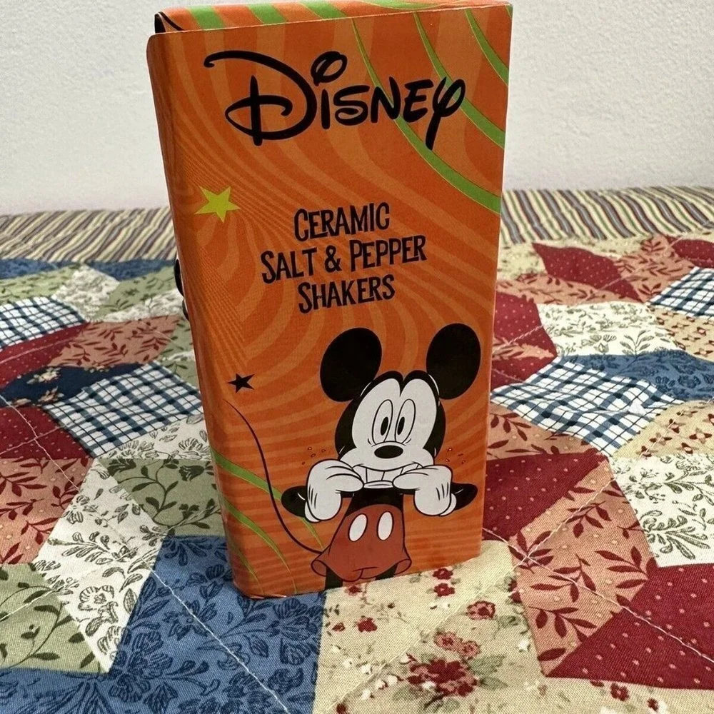 Disney Halloween‎ Ghost Mickey & Minnie Ceramic Salt & Pepper Shakers